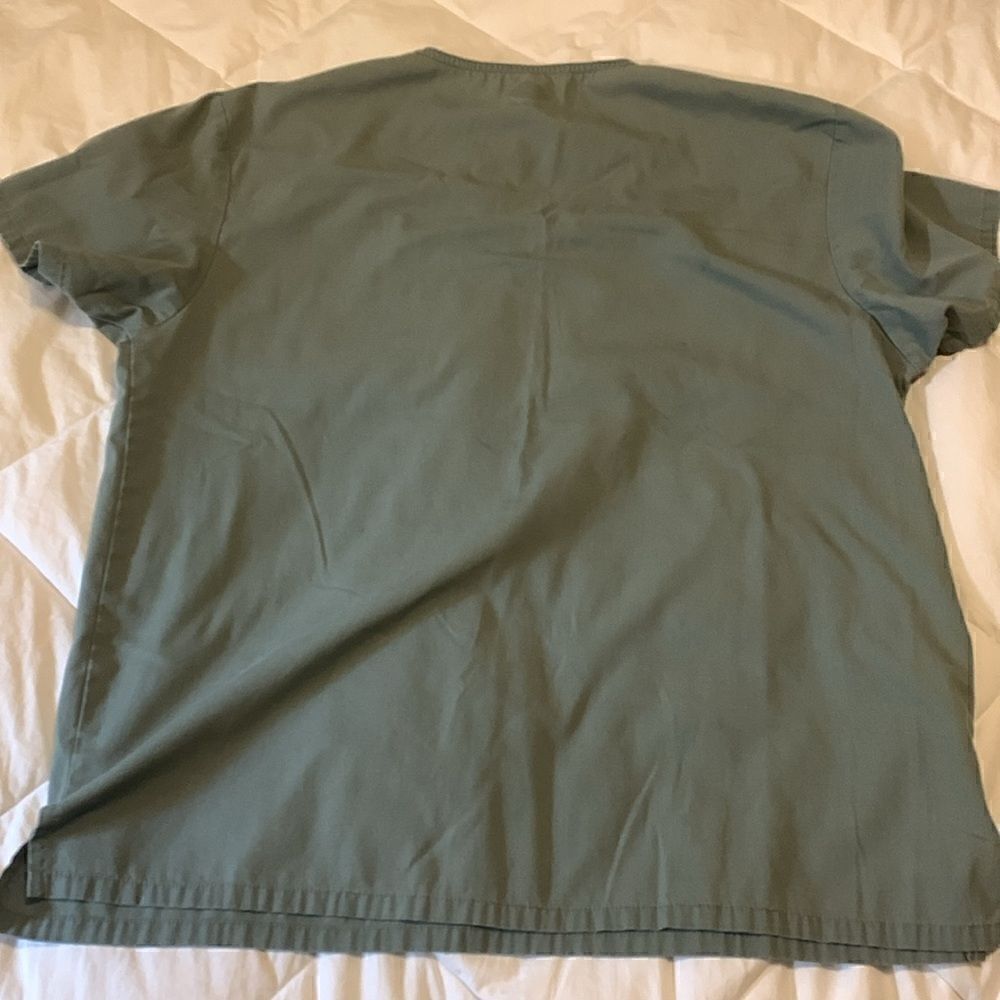 SCRUBS. Top, DICKIES, medium good condition - Picture 4 of 10